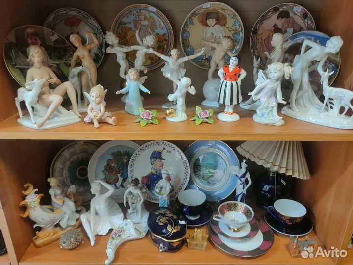 Фарфоровые статуэтки и прочий антиквариат