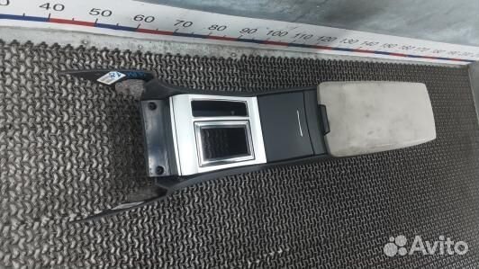 Подлокотник центральный chrysler 300C 1 (4BL18IX01