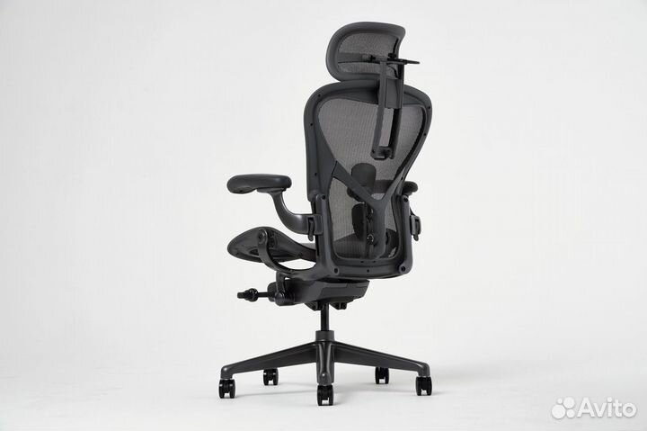 Компьютерное кресло Herman Miller Aeron Carbon