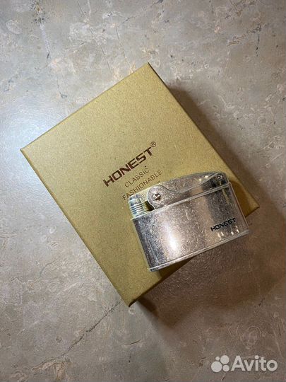 Зажигалка бензиновая Honest