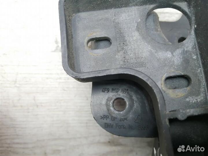 Кронштейн заднего бампера левый Ауди А6 С6