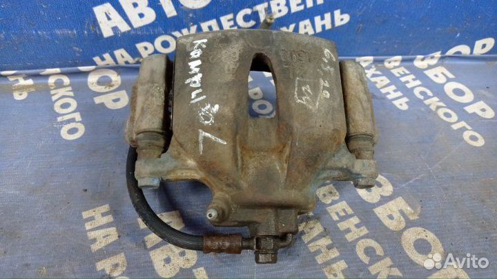 Передний левый суппорт Toyota Camry 30 седан