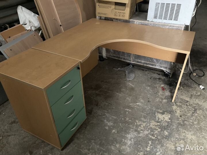 Компьютерный стол