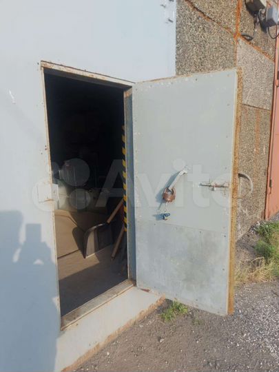 Гараж, > 30 м²