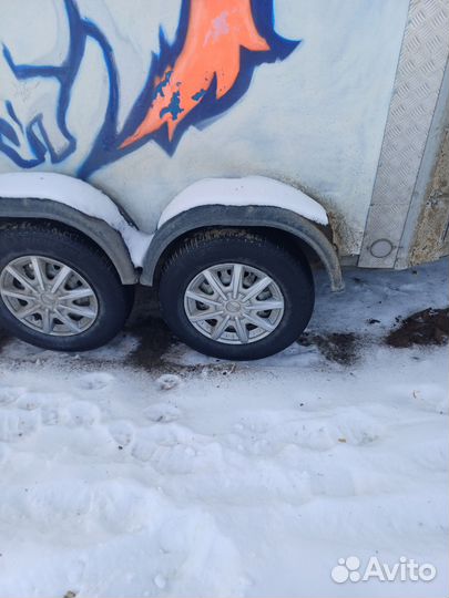 Прицеп-коневозка