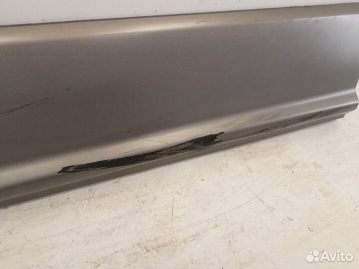 Молдинг двери задний правый Hyundai Starex H-1