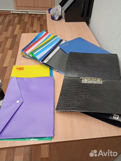 Папки и другие канцелярские товары