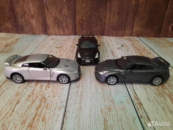 Машинки Kinsmart Nissan GT-R