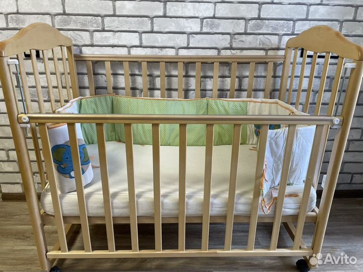 Детская кроватка