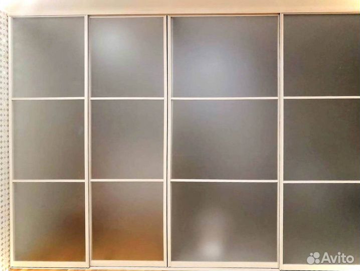 Стеклянная перегородка