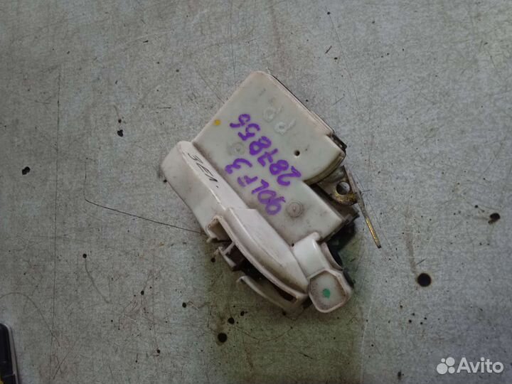 Замок двери передний правый Volkswagen Golf 3