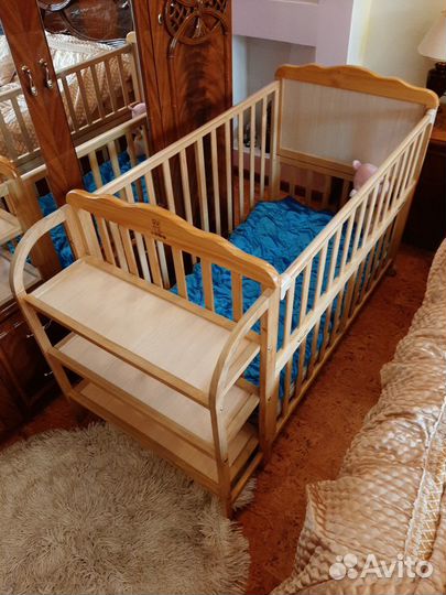 Детская кроватка