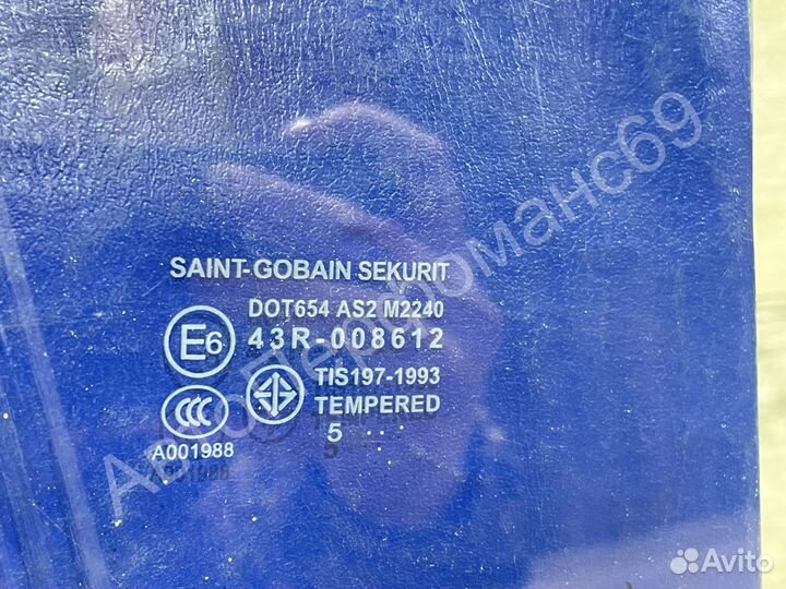 Стекло переднее правое Mazda 3 BK