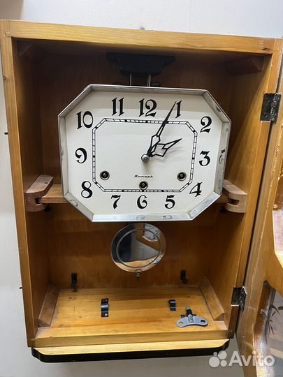 Настенные часы Янтарь