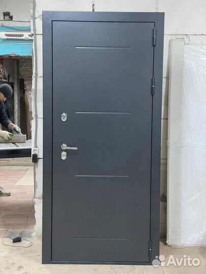 Дверь входная металлическая
