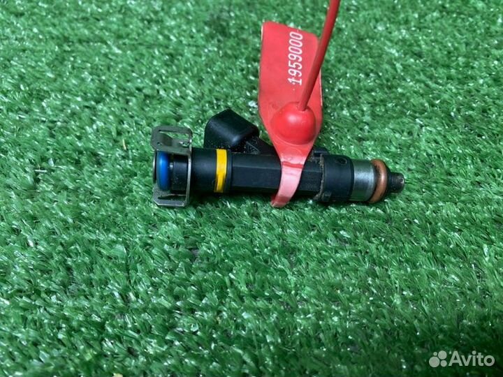 Форсунка топливная Mazda 6 GG