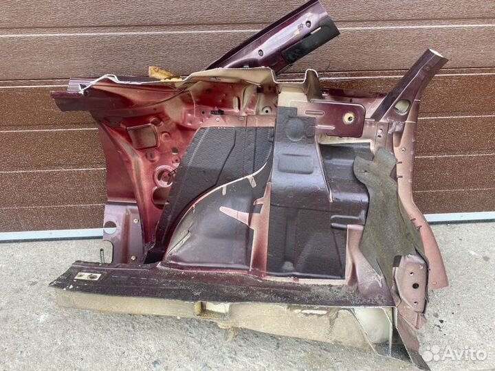 Крыло заднее левое Audi 80 B4 1994