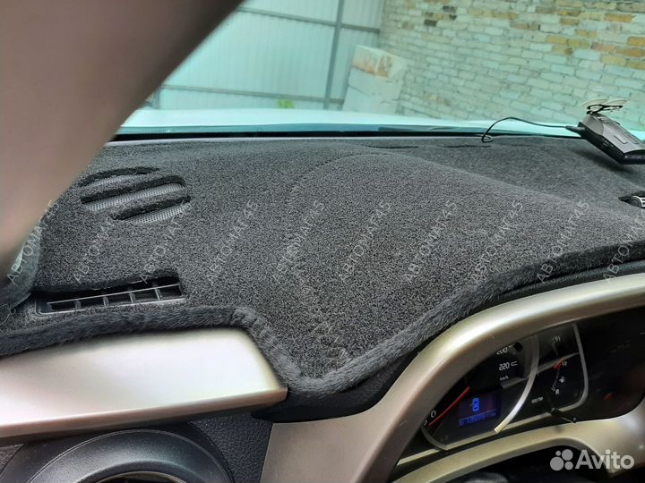 Накидка на панель приборов Toyota Rav4 XA40 13-19г