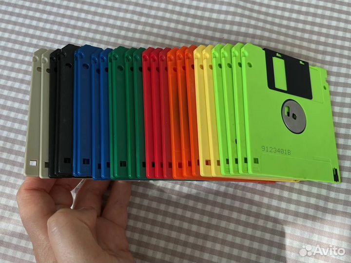 Дискеты цветные разноцветные