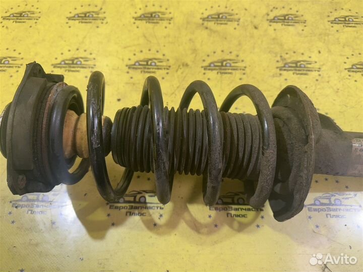 Стойка передняя Volkswagen Passat