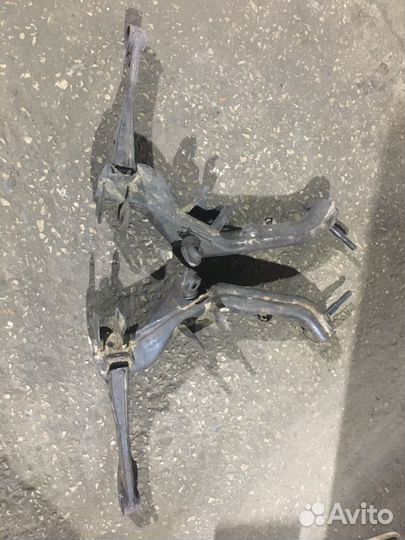 Сайлентблоки тойота авенсис 250