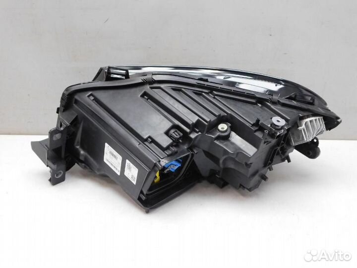 Фара правая Mercedes-Benz M-Class