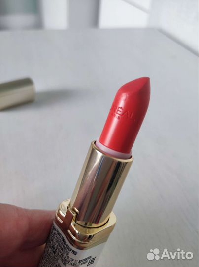 Увлажняющая помада Колор Риш, Л'Ореаль