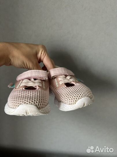 Кроссовки для девочки котофей 23