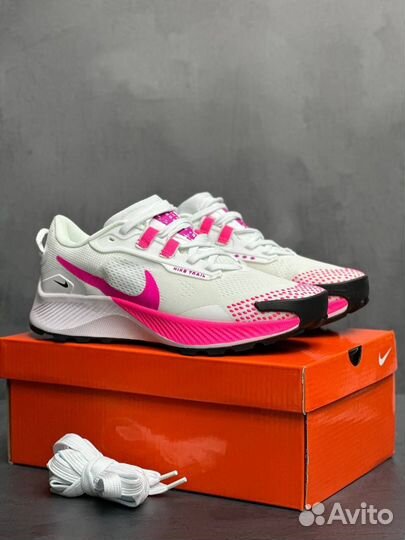 Кроссовки оптом