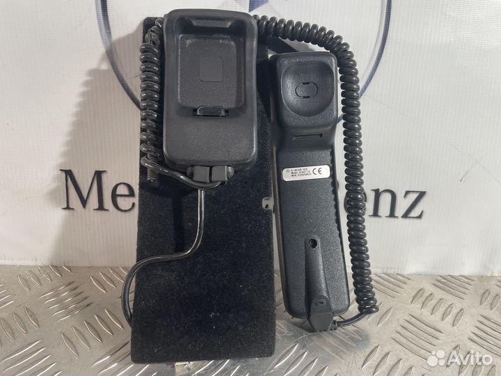 Телефон с подставкой W220 W140