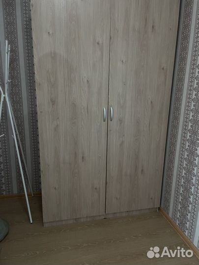 Шкаф распашной двухстворчатый