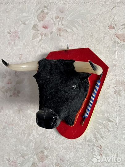 Настенные украшения – бык, герб