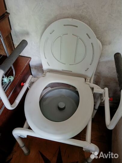 Продам новое Кресло-туалет