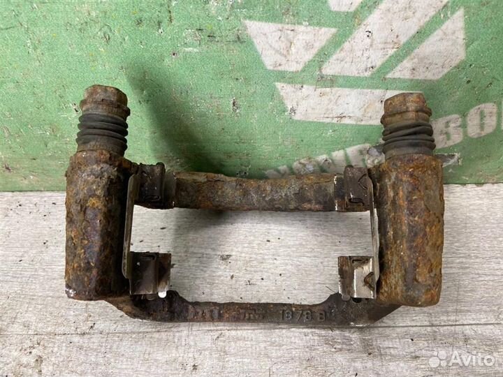 Скоба суппорта заднего бмв Х3 Ф25 2010-2017