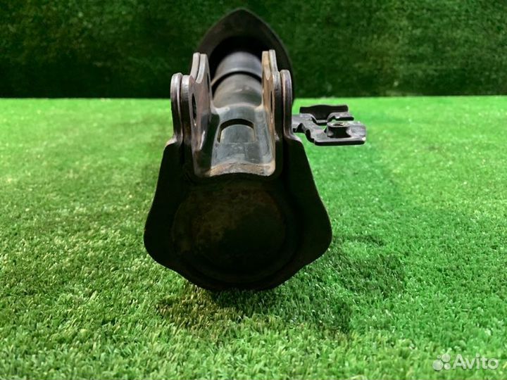 Амортизатор подвески передний правый Suzuki Escudo