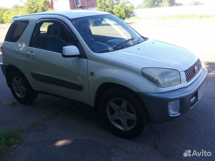 Toyota RAV4 2.0 AT, 2000, 300 000 км