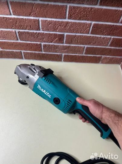 Сетевая болгарка Makita