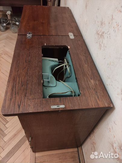 Швейная машина LADA 236