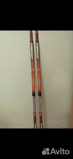 Беговые лыжи атомик