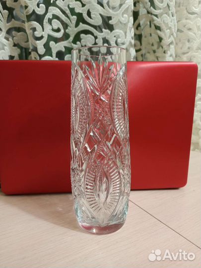 Хрустальная ваза