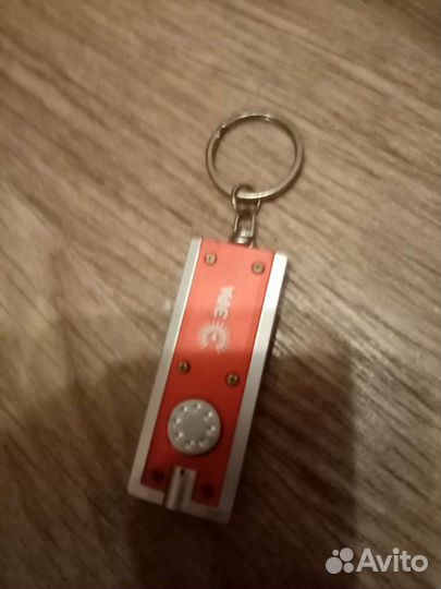 Фонарик брелок