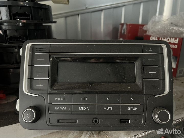 Штатная магнитолла jetta 6