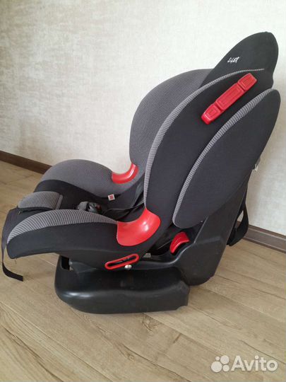 Автомобильное кресло