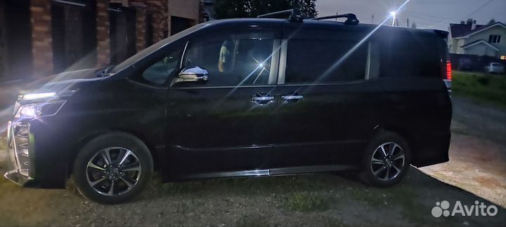 Toyota Voxy 2.0 CVT, 2019, 58 000 км