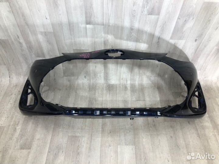 Бампер перед. toyota aqua