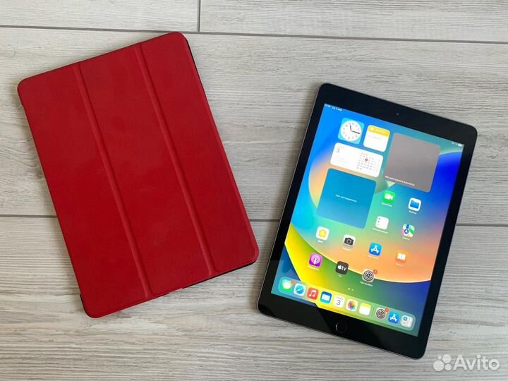 Apple iPad 5 2017, 32 Gb, Wi-Fi