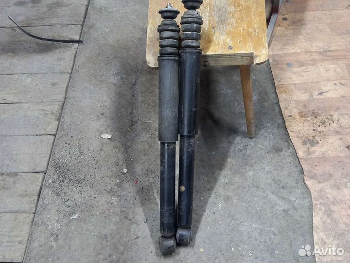 Амортизатор Nissan note