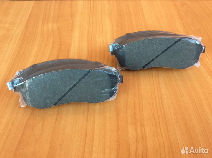 Тормозные колодки на nissan (передние)