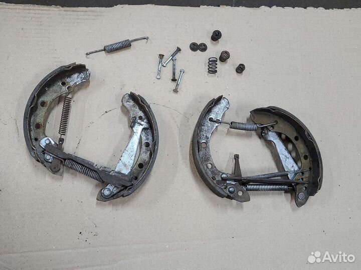 Механизм ручника + колонки Audi 80 B3 B4 1986-1995