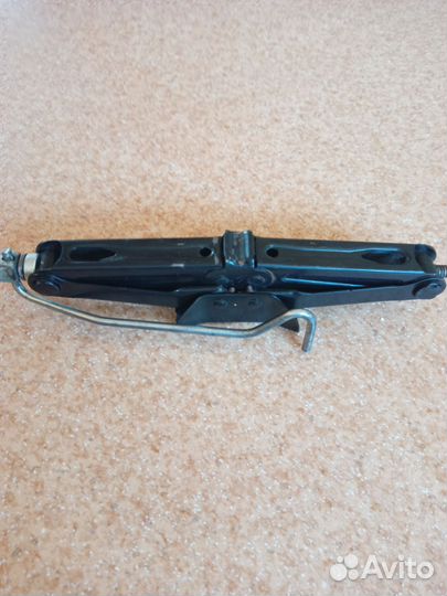 Домкрат renault logan 1030Кг